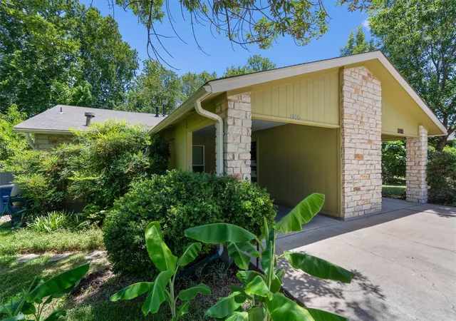 1st image of 8105 S 1st St, Austin, TX 78748 | MLS# 5559245