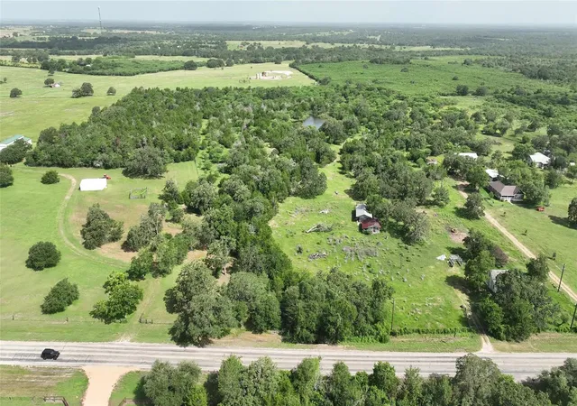 4th image of 833 E State Hwy 159, Fayetteville, TX 78940 | MLS# 6304894