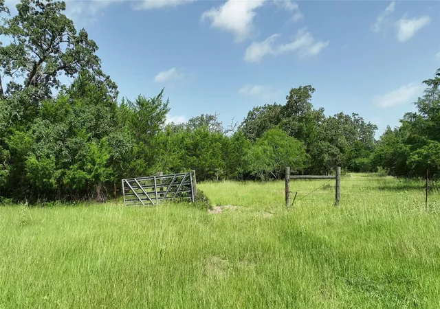 5th image of 833 E State Hwy 159, Fayetteville, TX 78940 | MLS# 6304894