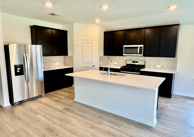 Photo 2 of Single family home for sale at 160 Coopers Hawk Crst, Cedar Creek, TX 78612 | MLS# 1683311 | Listing updated on 2026-09-06