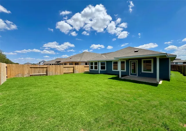 Photo 4 of Single family home for sale at 160 Coopers Hawk Crst, Cedar Creek, TX 78612 | MLS# 1683311 | Listing updated on 2026-09-06