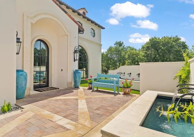 3rd image of 125 Plaza Escondido, Horseshoe Bay, TX 78657 | MLS# 5569466