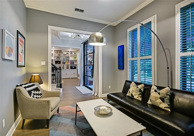 4th image of 1208 Grosvener Ct, Austin, TX 78746 | MLS# 9759805