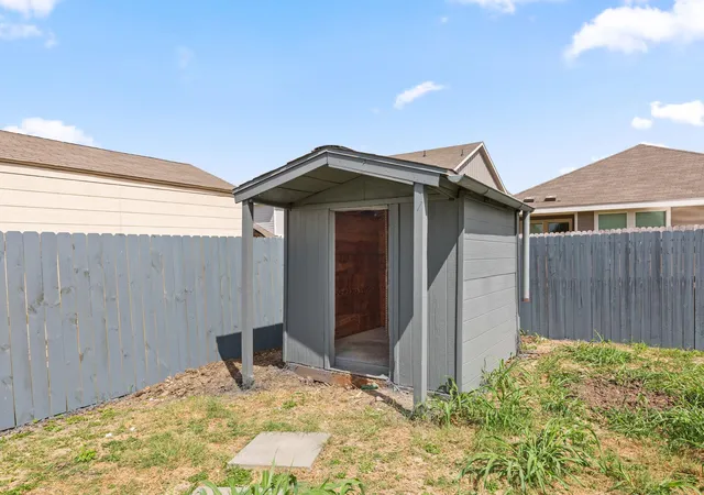 33rd image of 5008 Irvine Ln, Del Valle, TX 78617 | MLS# 8979250