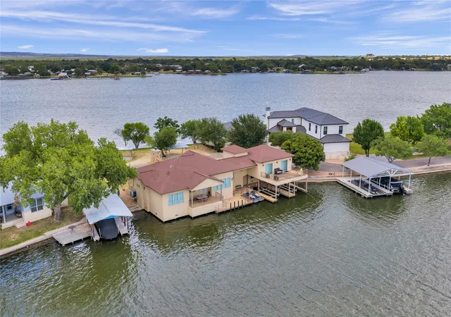 Photo 3 of Single family home for sale at 336 Park Ln, Llano, TX 78643 | MLS# 3585096 | Listing updated on 2026-07-14