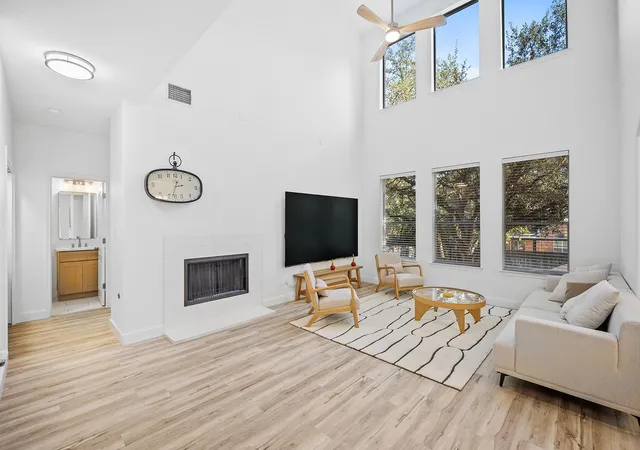 Photo 1 of Single family home for sale at 313 El Socorro Ln, Austin, TX 78732 | MLS# 2421526 | Listing updated on 2026-10-08