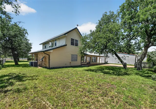2nd image of 203 Oxbow Trl, Marble Falls, TX 78654 | MLS# 9311682