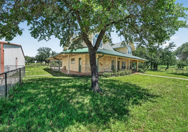 3rd image of 203 Oxbow Trl, Marble Falls, TX 78654 | MLS# 9311682