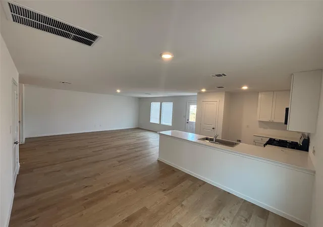 Photo 2 of Single family home for sale at 137 Spotbill Ct, Uhland, TX 78640 | MLS# 5468901 | Listing updated on 2026-10-07