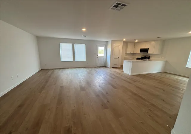 Photo 3 of Single family home for sale at 137 Spotbill Ct, Uhland, TX 78640 | MLS# 5468901 | Listing updated on 2026-10-07