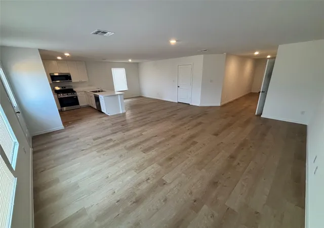 Photo 4 of Single family home for sale at 137 Spotbill Ct, Uhland, TX 78640 | MLS# 5468901 | Listing updated on 2026-10-07