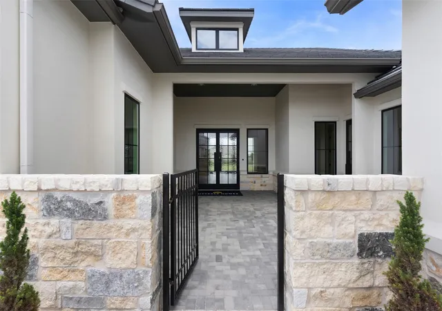 Photo 3 of Single family home for sale at 121 La Ventana Dr, Liberty Hill, TX 78642 | MLS# 5360891 | Listing updated on 2026-10-08