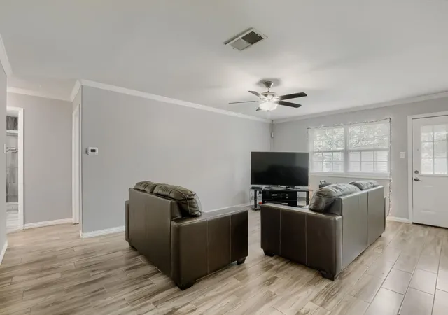 Photo 4 of Single family home for sale at 4801 Saguaro Rd, Austin, TX 78744 | MLS# 5985726 | Listing updated on 2026-09-24