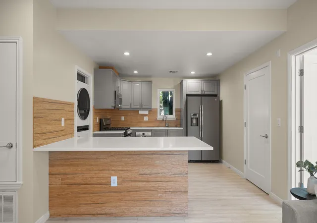3rd image of 1705 E 14Th St, Austin, TX 78702