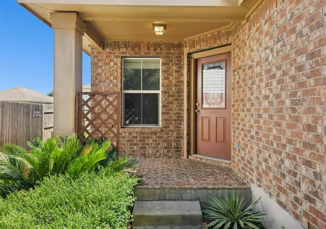 2nd image of 207 Wild Cat Dr, Bastrop, TX 78602 | MLS# 9901379