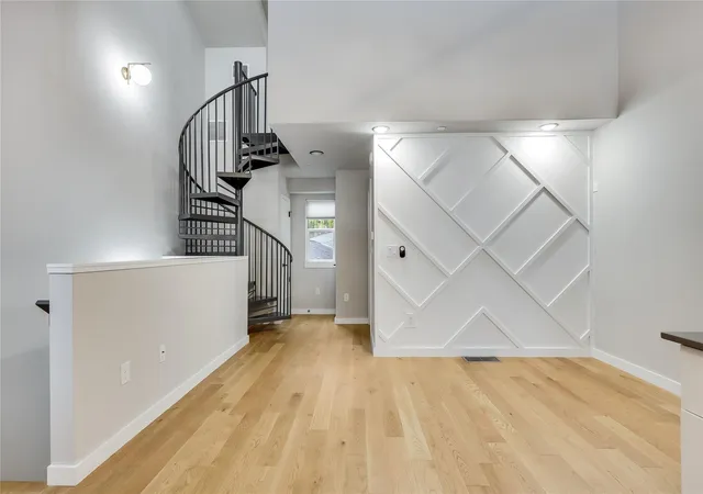 2nd image of 913 Duncan Ln, Austin, TX 78705