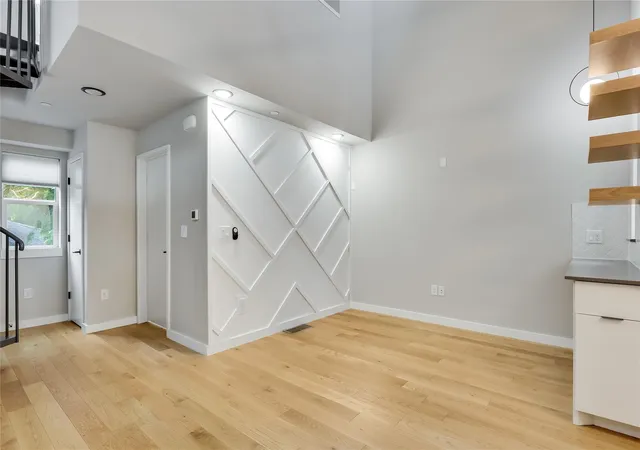 4th image of 913 Duncan Ln, Austin, TX 78705