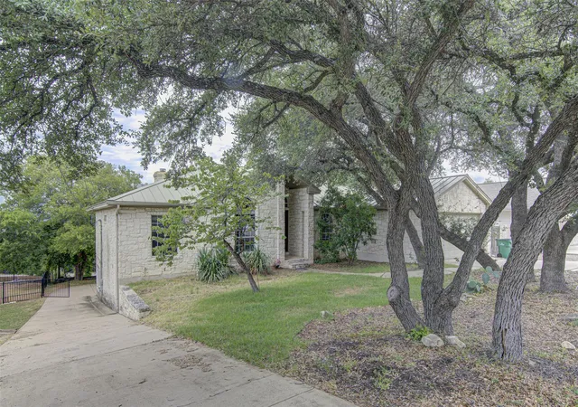 1st image of 5006 Thunderbird St, Lago Vista, TX 78645 | MLS# 1289700