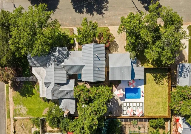 Photo 4 of Single family home for sale at 308 E Travis St, Fredericksburg, TX 78624 | MLS# 6042630 | Listing updated on 2026-09-03