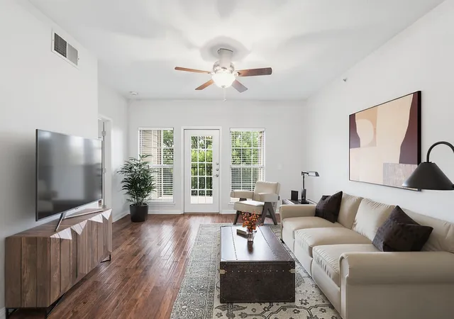 1st image of 6810 Deatonhill Dr, Austin, TX 78745