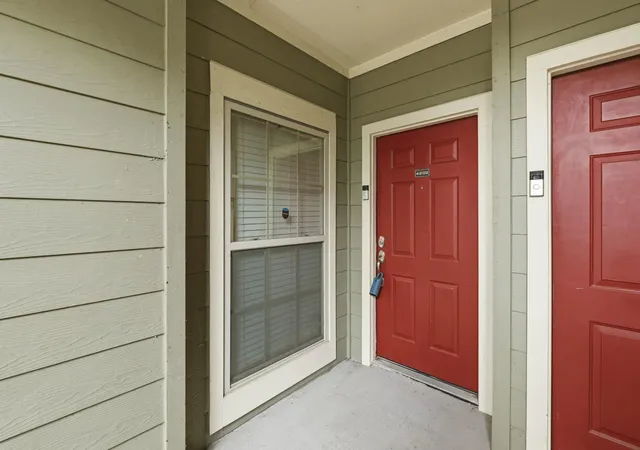 4th image of 6810 Deatonhill Dr, Austin, TX 78745
