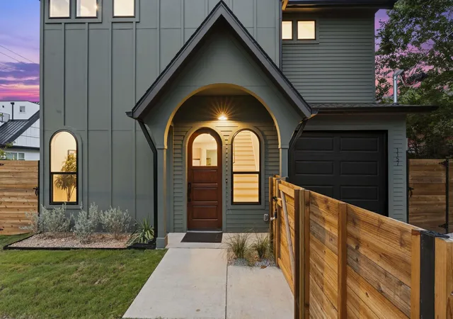 Photo 1 of Single family home for sale at 1157 Nickols Ave, Austin, TX 78721 | MLS# 2466726 | Listing updated on 2026-08-26