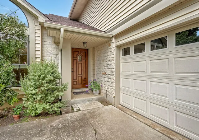 Photo 3 of Sale Pending at 1807 Blackjack Dr, Round Rock, TX 78681 | MLS# 2737443 | Listing updated on 2026-09-08