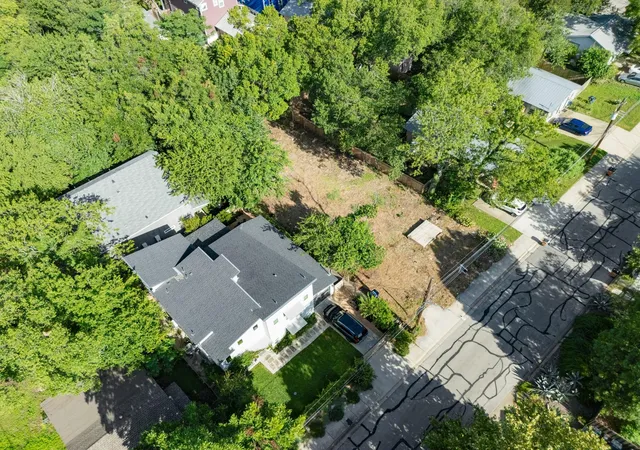 Photo 3 of Land for sale at 2006 Alamo St, Austin, TX 78722 | MLS# 8294210 | Listing updated on 2026-08-31