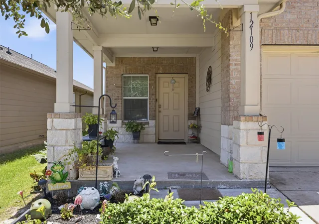 2nd image of 12109 Waterford Run Wy, Manor, TX 78653 | MLS# 3441441