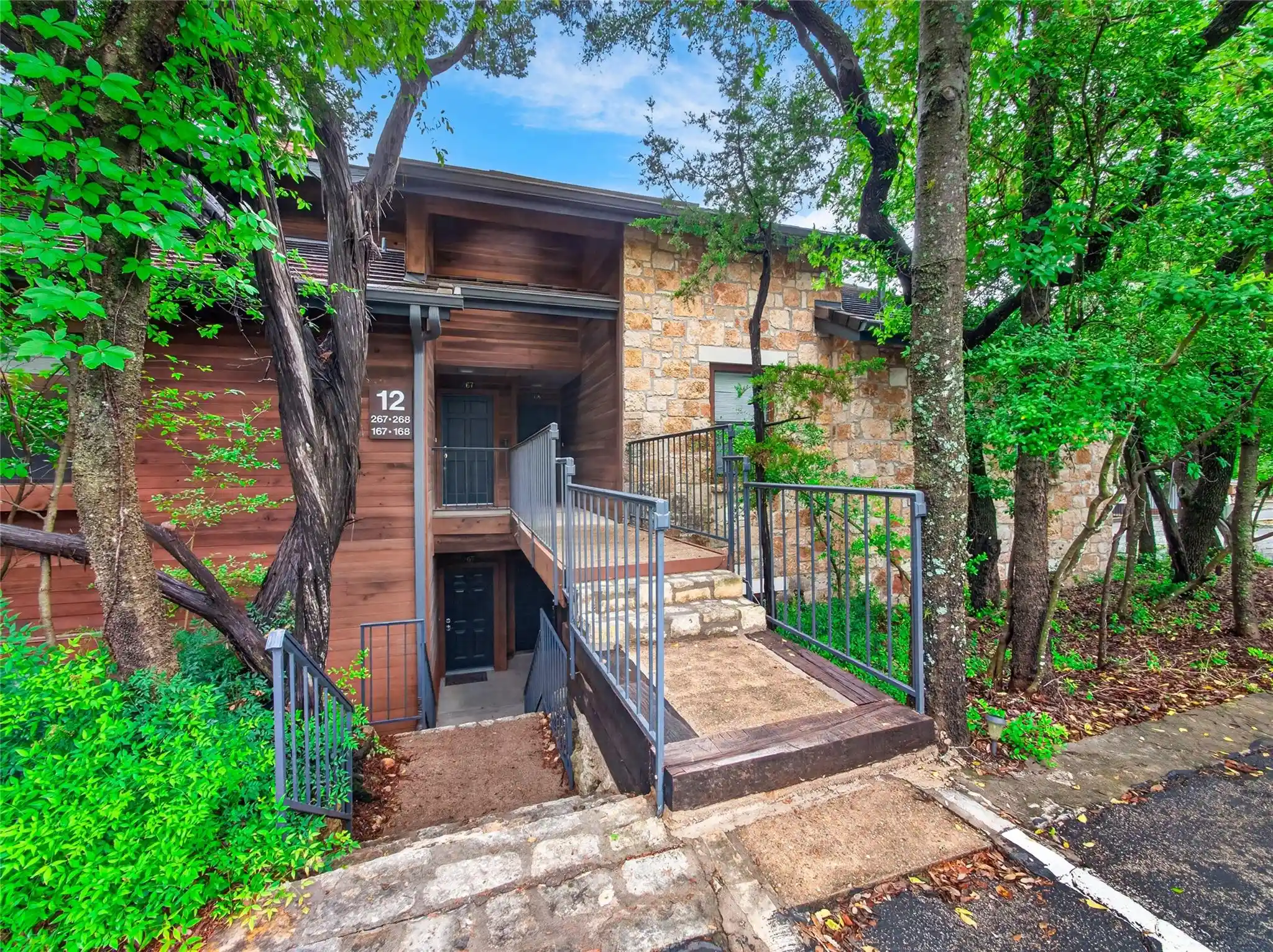 Listing Photo 2 - Condo for sale in 4711 Spicewood Springs Rd located at 4711 Spicewood Springs Rd, Austin, TX 78759 - Unit #168