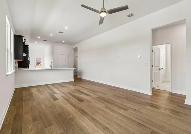 Photo 3 of Single family home for sale at 191 Glocken Ln, Kyle, TX 78640 | MLS# 5934501 | Listing updated on 2026-09-17