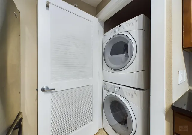Listing Photo 4 - Condo for sale in building located at 3016 Guadalupe St, Austin, TX 78705 - Unit #217