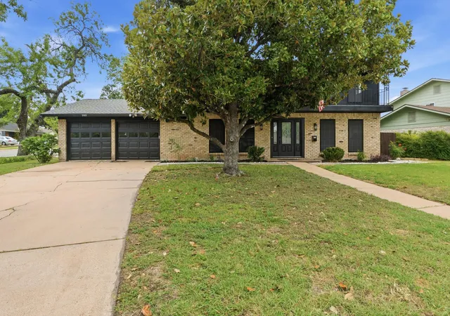 Photo 2 of Sale Pending at 5907 Thames Dr, Austin, TX 78723 | MLS# 7804326 | Listing updated on 2026-08-31