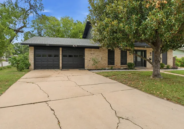 Photo 3 of Sale Pending at 5907 Thames Dr, Austin, TX 78723 | MLS# 7804326 | Listing updated on 2026-08-31