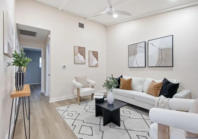 3rd image of 6100 Calmar Cv, Austin, TX 78721 | MLS# 1578696