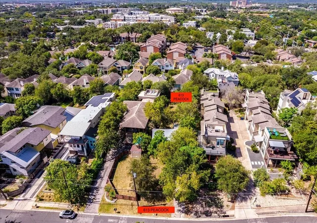 4th image of 613 Peacock Ln, Austin, TX 78704 | MLS# 9501589