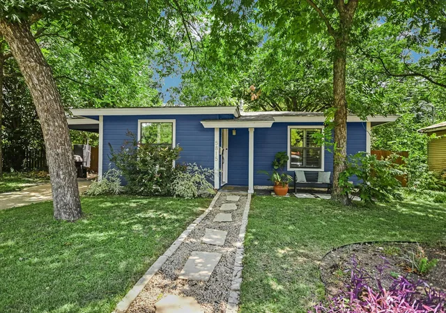 Photo 1 of Single family home for sale at 5815 Duval St, Austin, TX 78752 | MLS# 2538148 | Listing updated on 2026-09-24