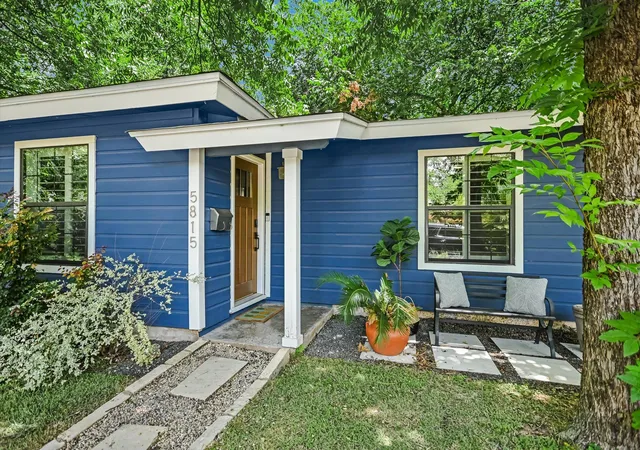 Photo 2 of Single family home for sale at 5815 Duval St, Austin, TX 78752 | MLS# 2538148 | Listing updated on 2026-09-24