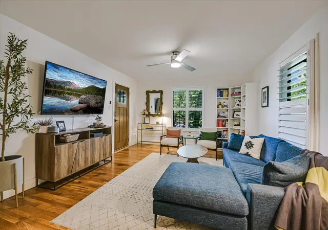 Photo 3 of Single family home for sale at 5815 Duval St, Austin, TX 78752 | MLS# 2538148 | Listing updated on 2026-09-24