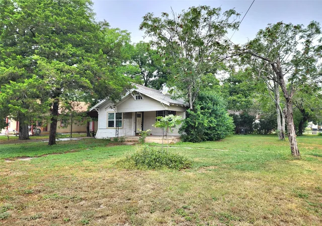 5th image of 123 E Davis St, Luling, TX 78648 | MLS# 5650216