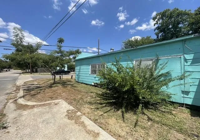 11th image of 919 W 4th St, Taylor, TX 76574 | MLS# 9934782
