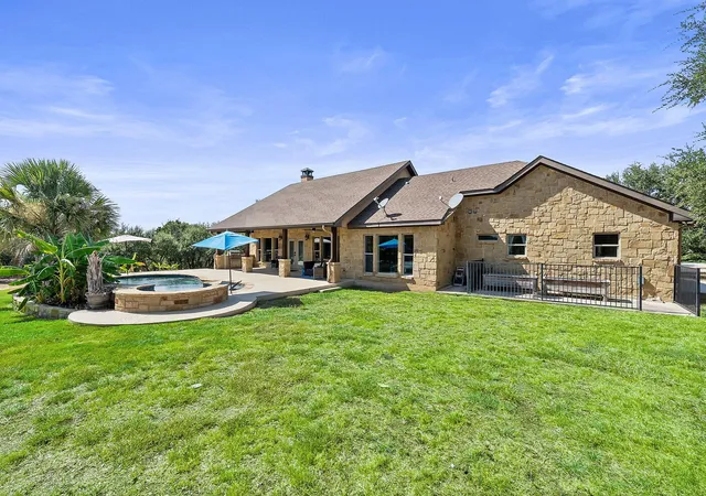 3rd image of 103 Creekside Trl, Spicewood, TX 78669 | MLS# 8048452