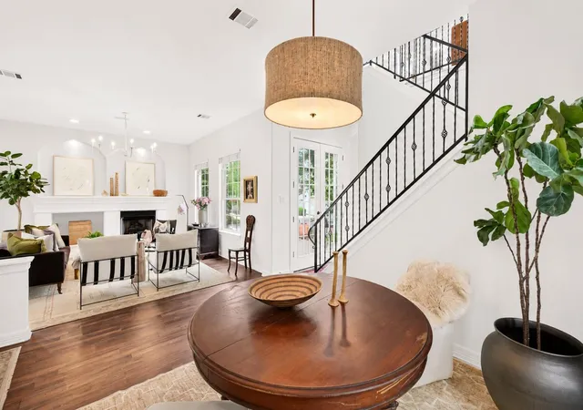Photo 4 of Single family home for sale at 3816 Gaines Ct, Austin, TX 78735 | MLS# 2108147 | Listing updated on 2026-09-22