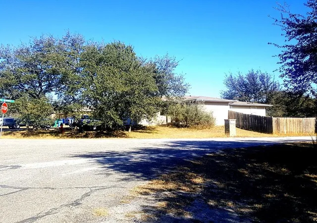 Listing Photo 5 - Condo for sale in building located at 21637 Boggy Frd Rd, Lago Vista, TX 78645