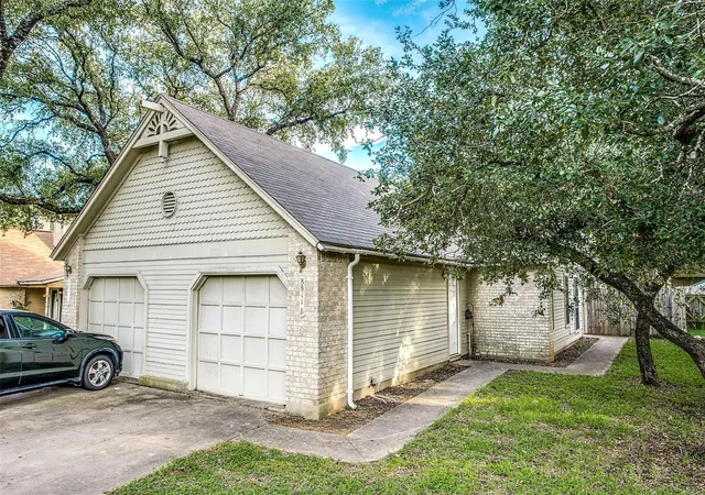 2nd image of 8811 Clearbrook Trl, Austin, TX 78729 | MLS# 1661688