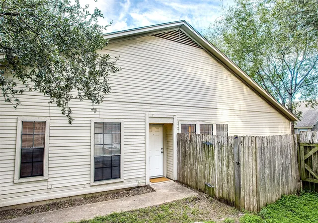 3rd image of 8811 Clearbrook Trl, Austin, TX 78729 | MLS# 1661688