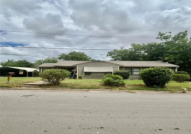 1st image of 415 E 7th St, Taylor, TX 76574 | MLS# 9947364