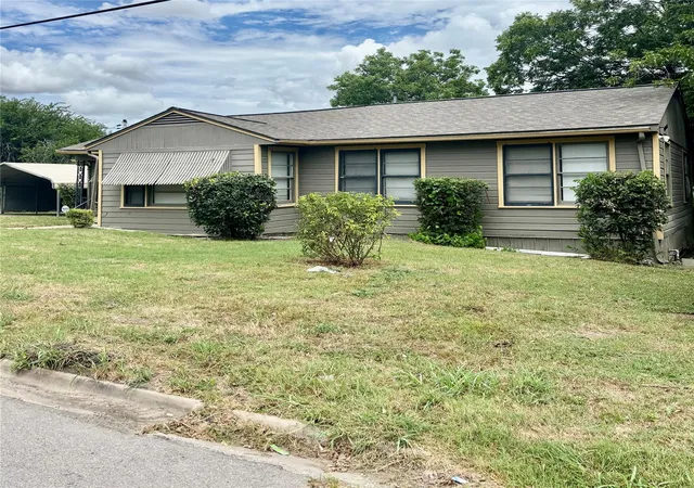 Photo 3 of Single family home for sale at 415 E 7th Street, Taylor, TX 76574 | MLS# 9947364 | Listing updated on 2026-07-18