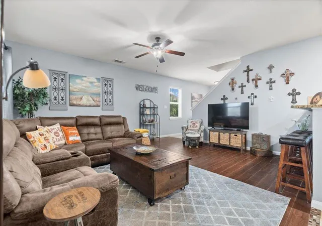 4th image of 1476 Treeta Trl, Kyle, TX 78640 | MLS# 8452241