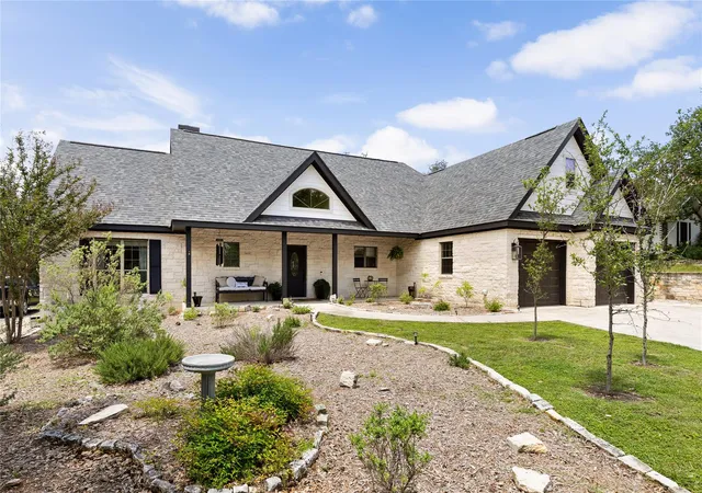 Photo 1 of Single family home for sale at 39 Pebblebrook Ln, Wimberley, TX 78676 | MLS# 7833393 | Listing updated on 2026-09-25